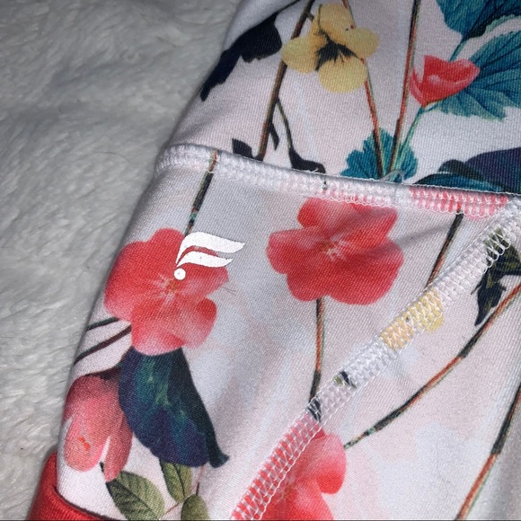 Fabletics White Biker Shorts with Floral Pattern - Picture 6 of 10